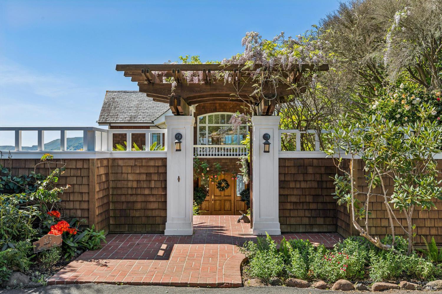 Detail Gallery Image 49 of 60 For 335 Golden Gate Ave, Belvedere,  CA 94920 - 4 Beds | 4/1 Baths