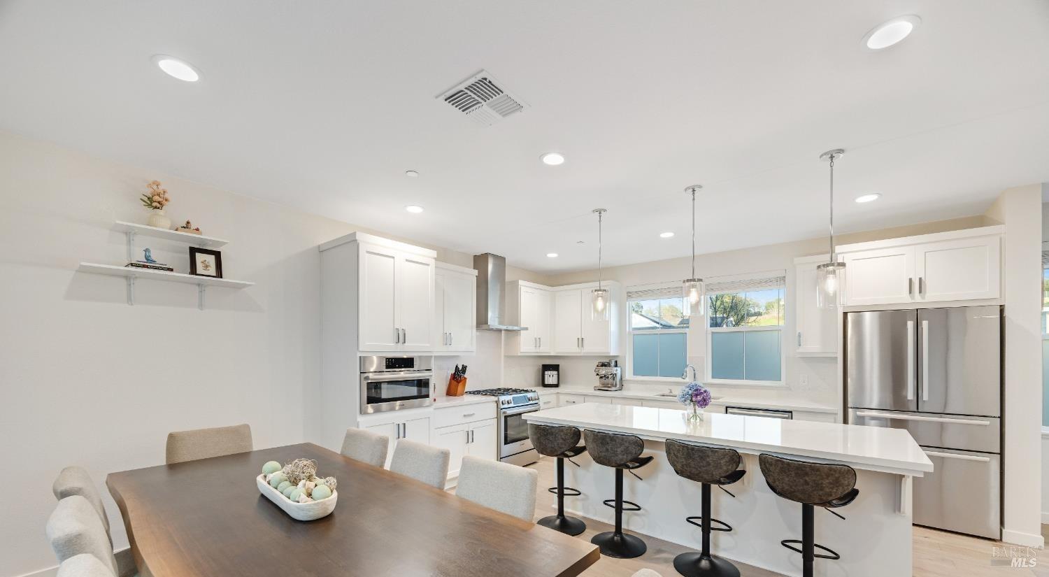 Detail Gallery Image 7 of 30 For 1747 Linden Ln, Santa Rosa,  CA 95404 - 3 Beds | 2/1 Baths