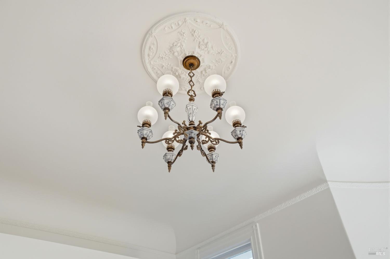 Detail Gallery Image 27 of 98 For 172 Bella Vista Ave a,  Belvedere,  CA 94920 - 4 Beds | 4/1 Baths