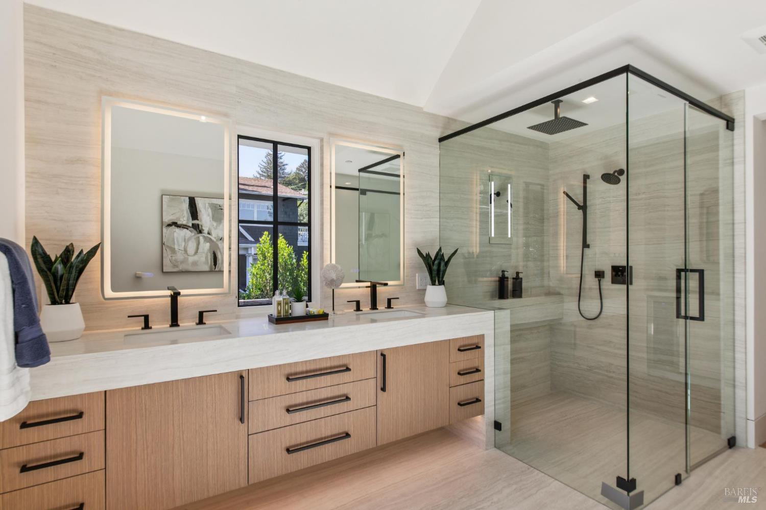 Detail Gallery Image 15 of 94 For 317 Redwood Ave, Corte Madera,  CA 94925 - 4 Beds | 3/1 Baths