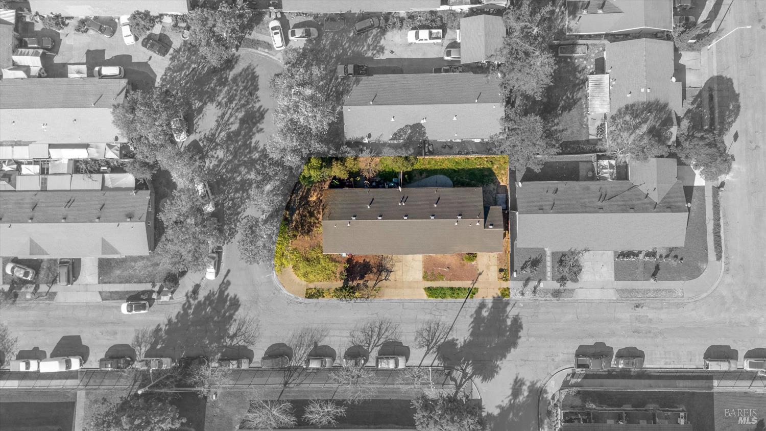 Detail Gallery Image 27 of 36 For 2559 Northcoast St, Santa Rosa,  CA 95403 - – Beds | – Baths