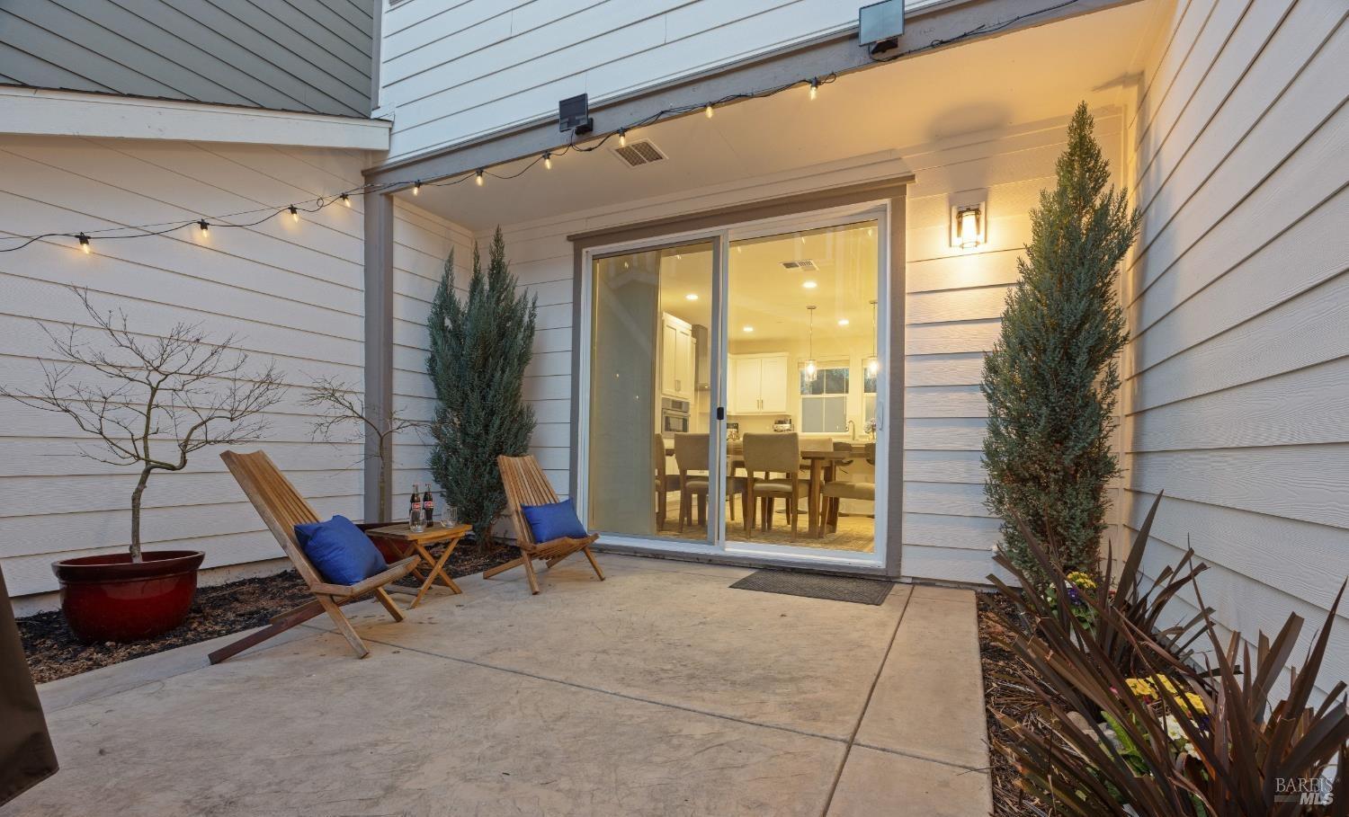 Detail Gallery Image 4 of 30 For 1747 Linden Ln, Santa Rosa,  CA 95404 - 3 Beds | 2/1 Baths