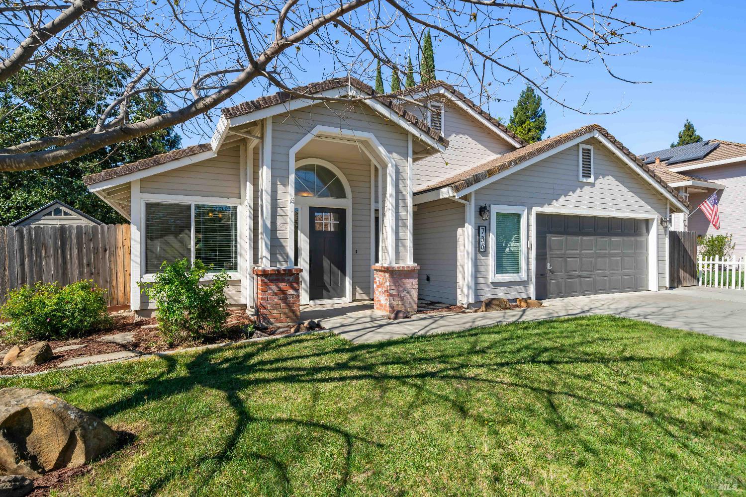 Detail Gallery Image 4 of 68 For 736 Notre Dame Dr, Vacaville,  CA 95687 - 4 Beds | 2 Baths