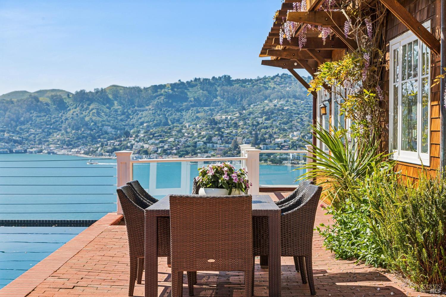 Detail Gallery Image 18 of 60 For 335 Golden Gate Ave, Belvedere,  CA 94920 - 4 Beds | 4/1 Baths