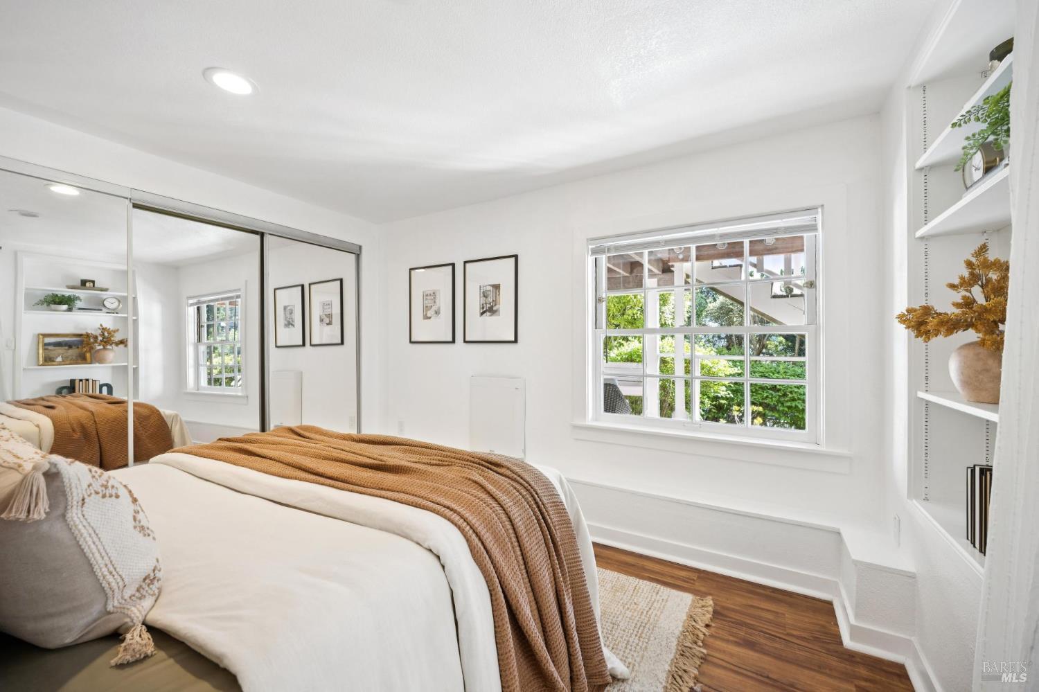 Detail Gallery Image 27 of 36 For 152 Almonte Blvd, Mill Valley,  CA 94941 - 3 Beds | 3 Baths