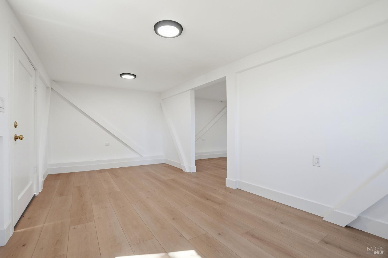 Detail Gallery Image 47 of 98 For 172 Bella Vista Ave a,  Belvedere,  CA 94920 - 4 Beds | 4/1 Baths