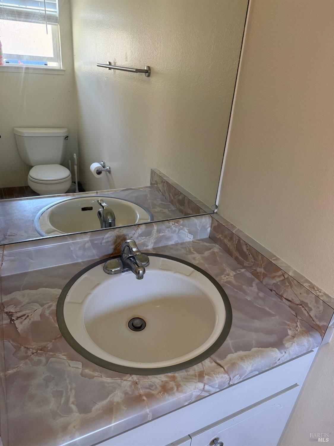 Detail Gallery Image 12 of 16 For 1916 Knolls Dr, Santa Rosa,  CA 95405 - 2 Beds | 1/1 Baths