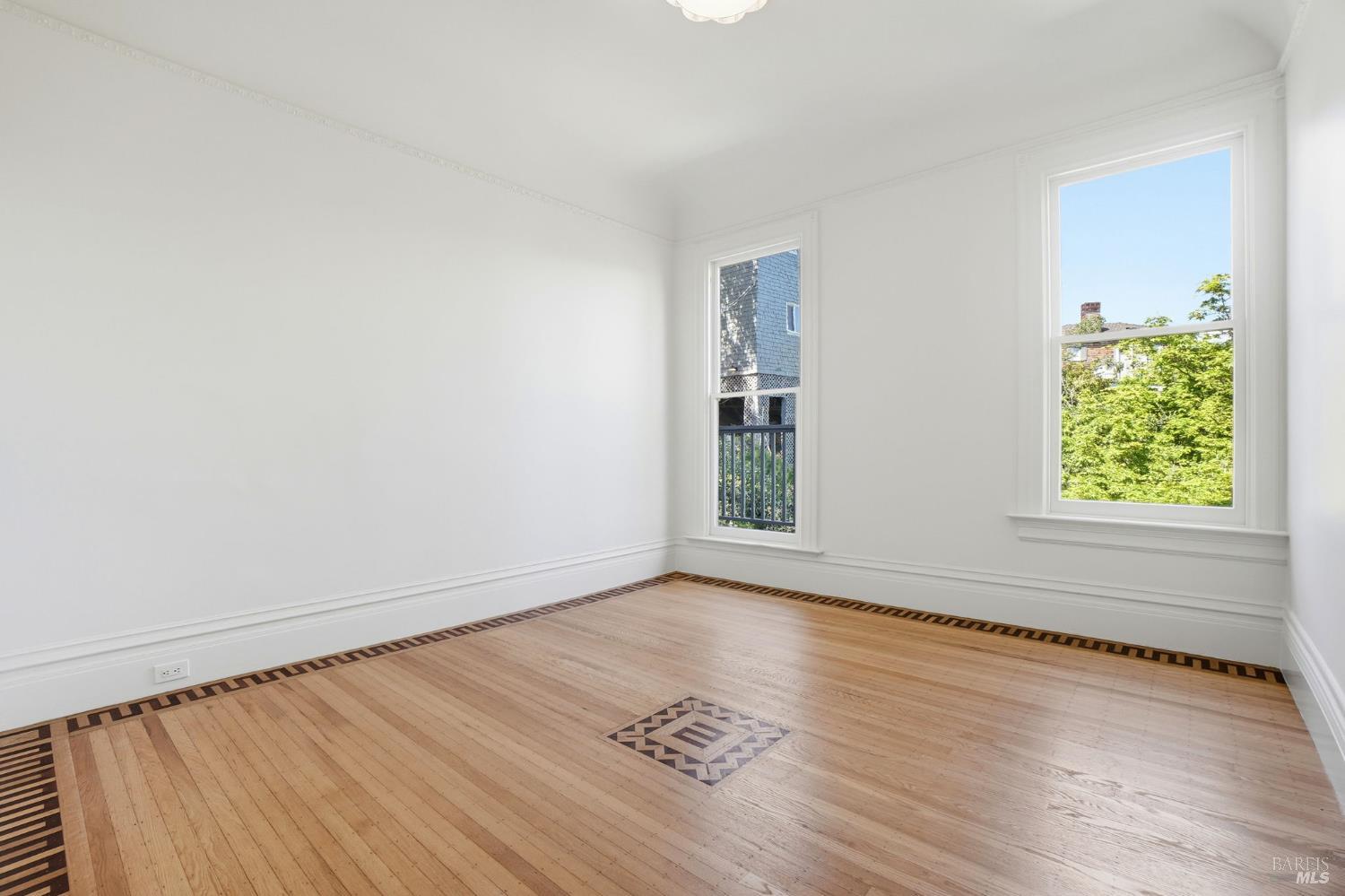 Detail Gallery Image 31 of 98 For 172 Bella Vista Ave a,  Belvedere,  CA 94920 - 4 Beds | 4/1 Baths