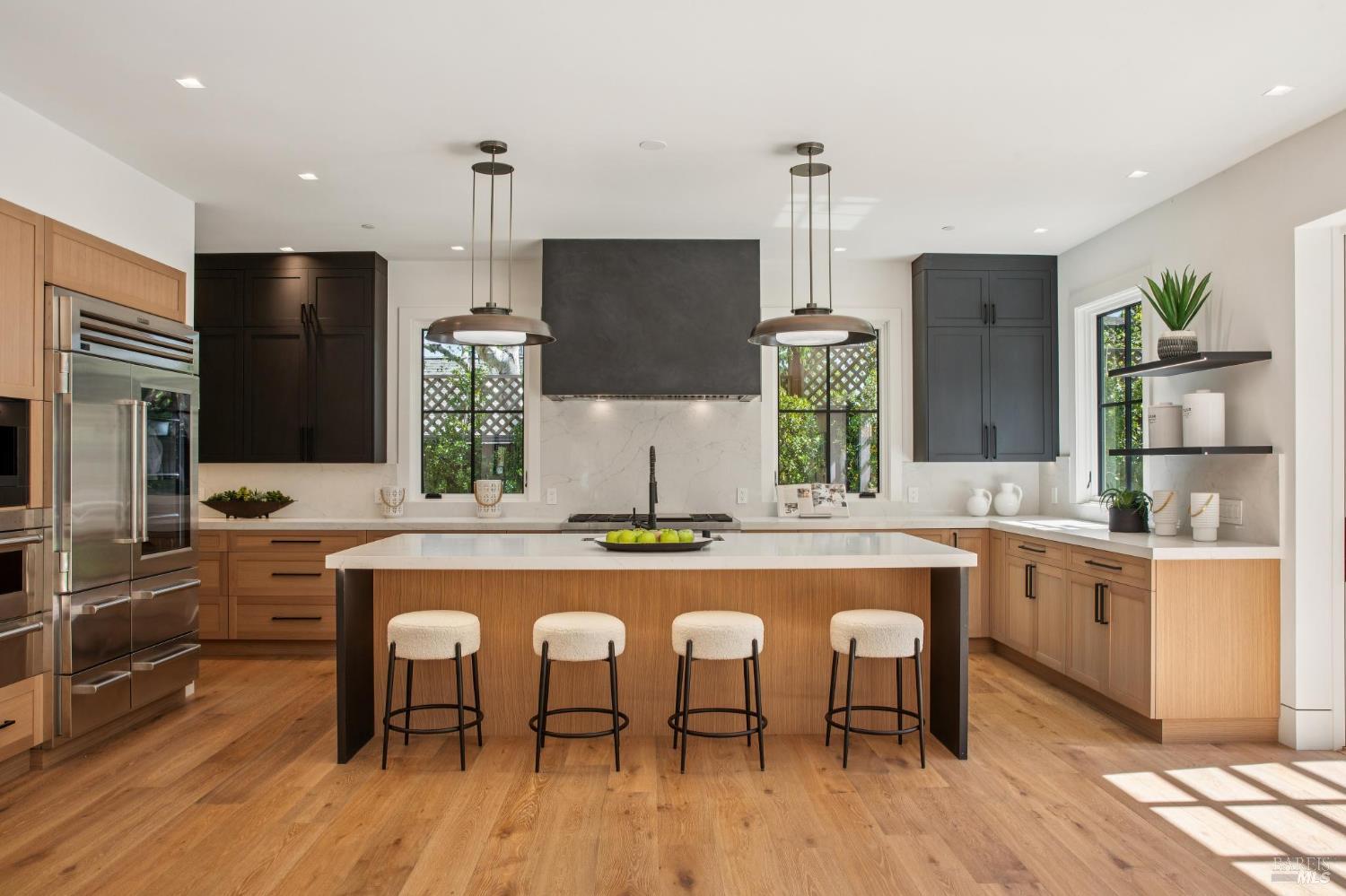 Detail Gallery Image 5 of 94 For 317 Redwood Ave, Corte Madera,  CA 94925 - 4 Beds | 3/1 Baths