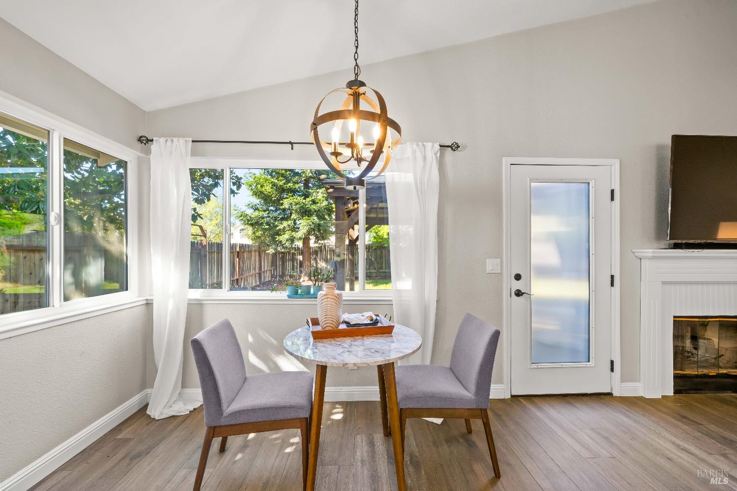 Detail Gallery Image 16 of 68 For 736 Notre Dame Dr, Vacaville,  CA 95687 - 4 Beds | 2 Baths