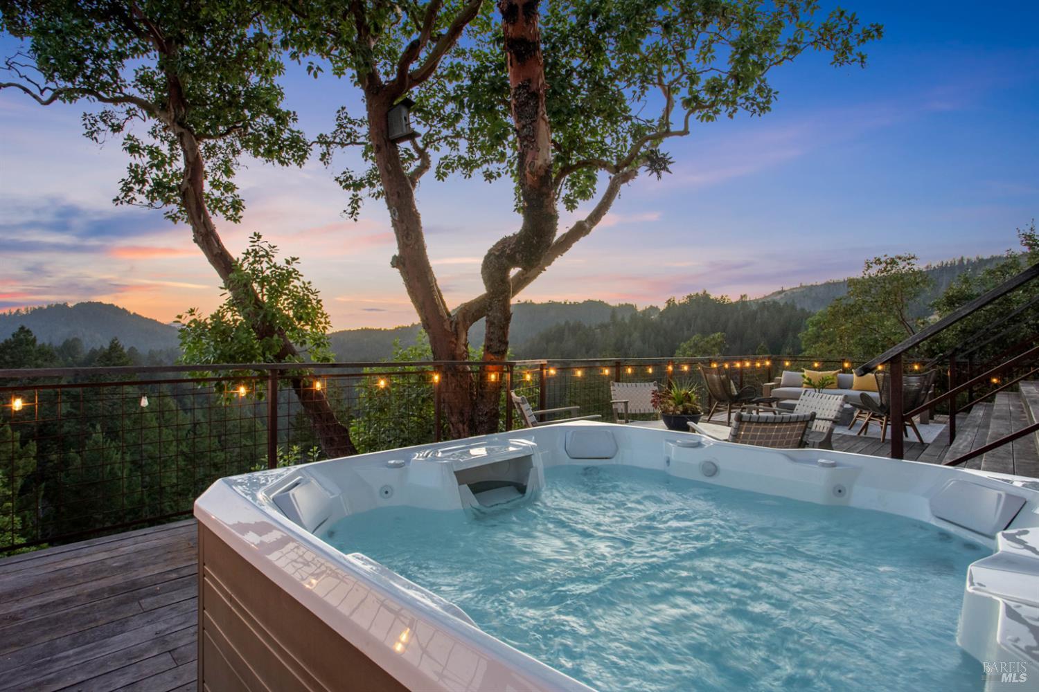 Detail Gallery Image 13 of 45 For 18200 Sweetwater Springs Rd, Guerneville,  CA 95446 - 3 Beds | 3 Baths