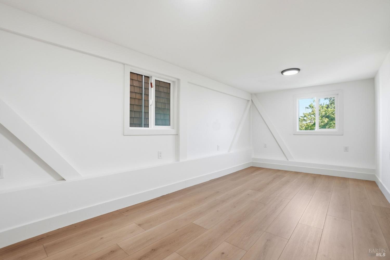 Detail Gallery Image 44 of 98 For 172 Bella Vista Ave a,  Belvedere,  CA 94920 - 4 Beds | 4/1 Baths