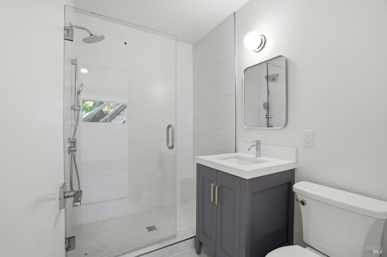 Detail Gallery Image 20 of 36 For 172 Bella Vista Ave #C,  Belvedere,  CA 94920 - 2 Beds | 2 Baths