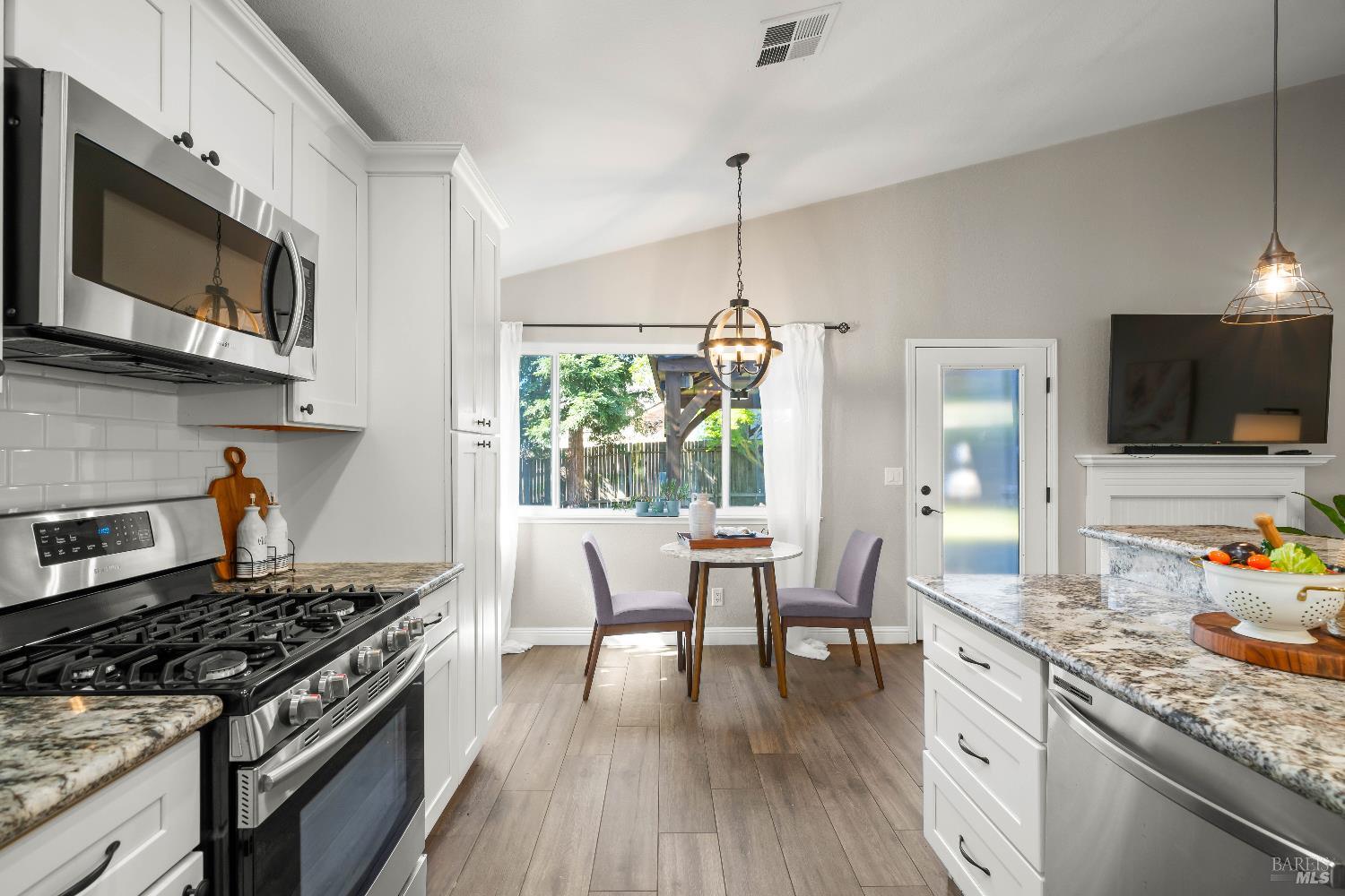 Detail Gallery Image 27 of 68 For 736 Notre Dame Dr, Vacaville,  CA 95687 - 4 Beds | 2 Baths