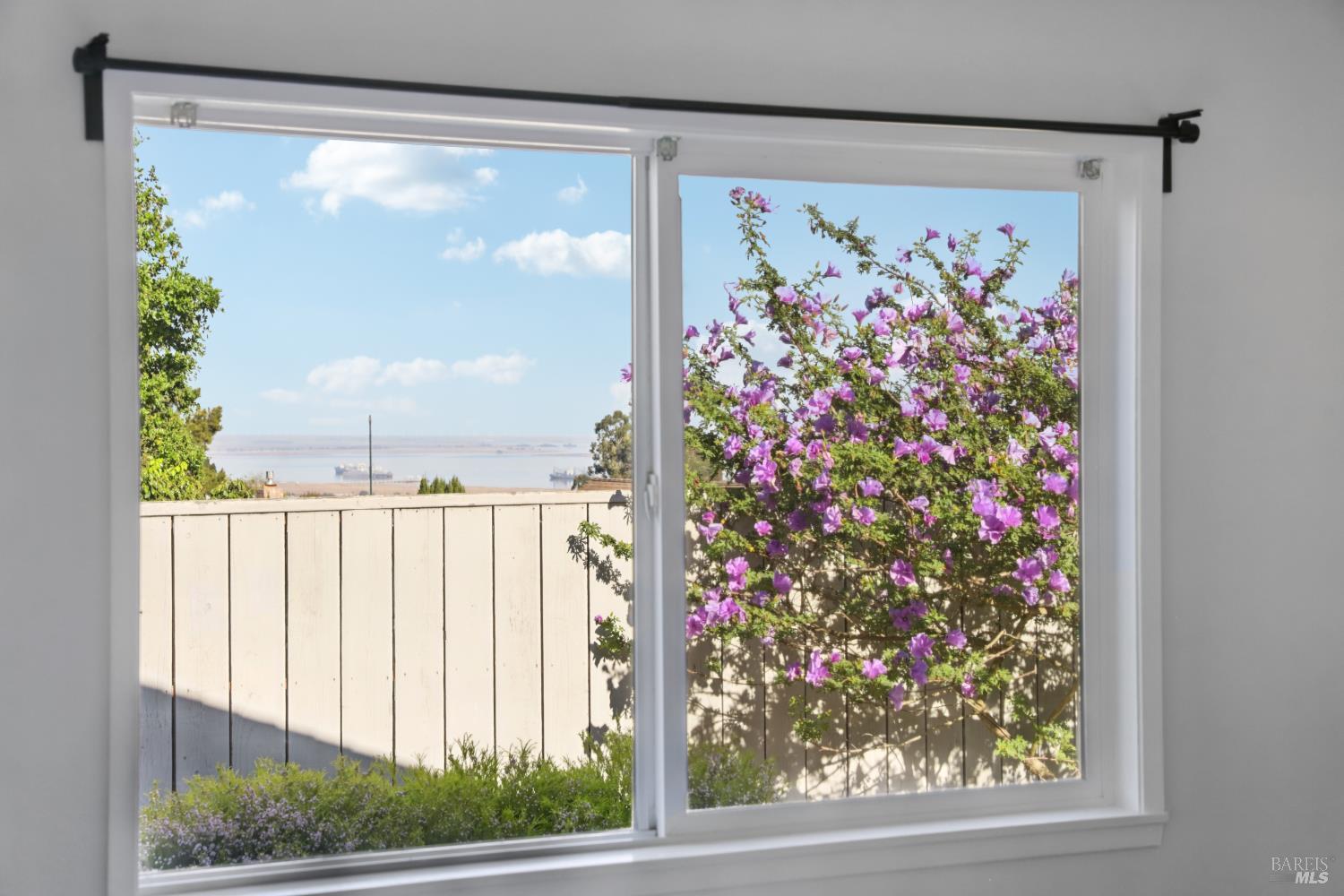 Detail Gallery Image 4 of 87 For 212 Eaton Ct, Benicia,  CA 94510 - 3 Beds | 2 Baths