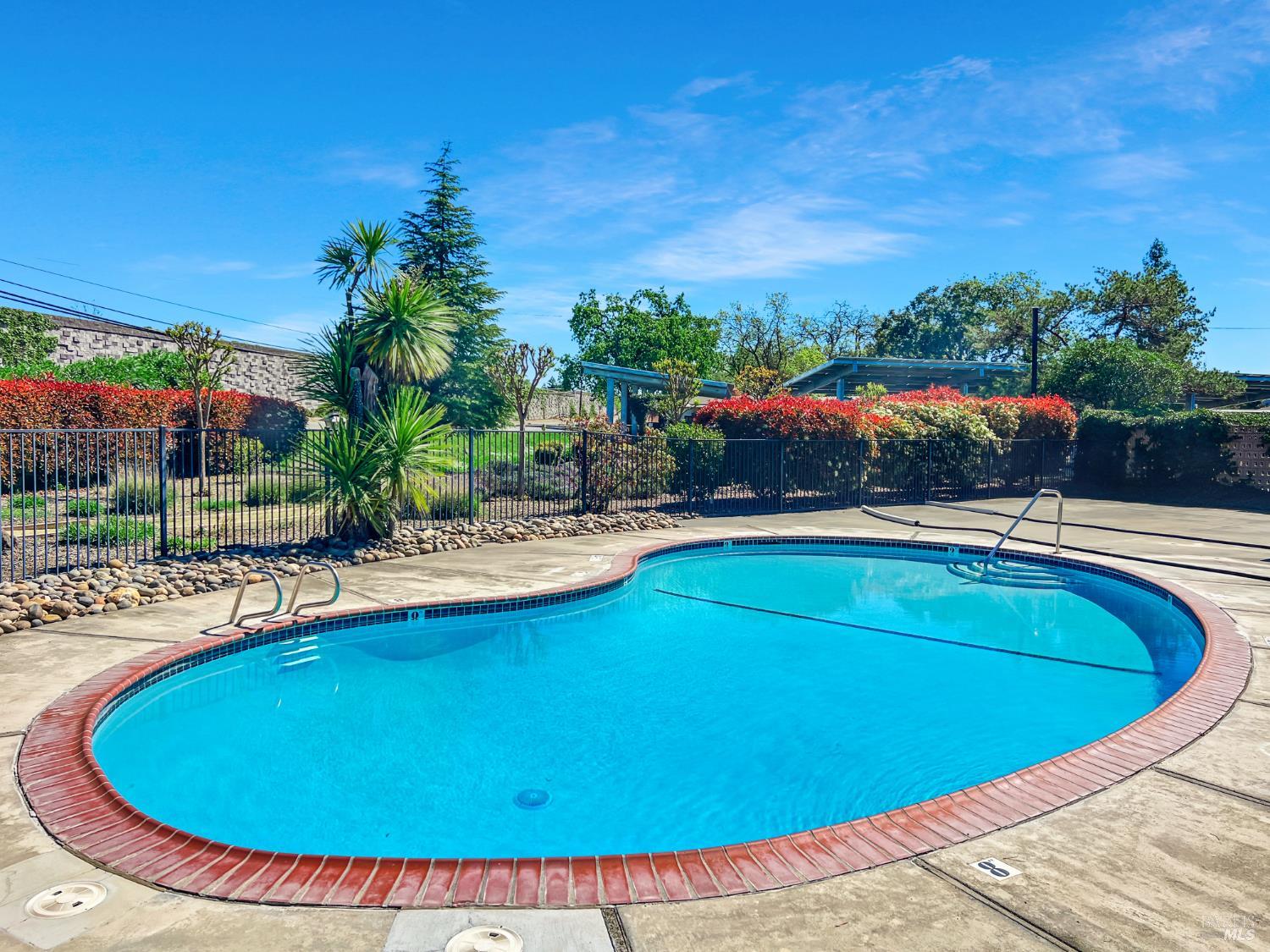 Detail Gallery Image 27 of 30 For 8169 Willow St, Windsor,  CA 95492 - 2 Beds | 2 Baths