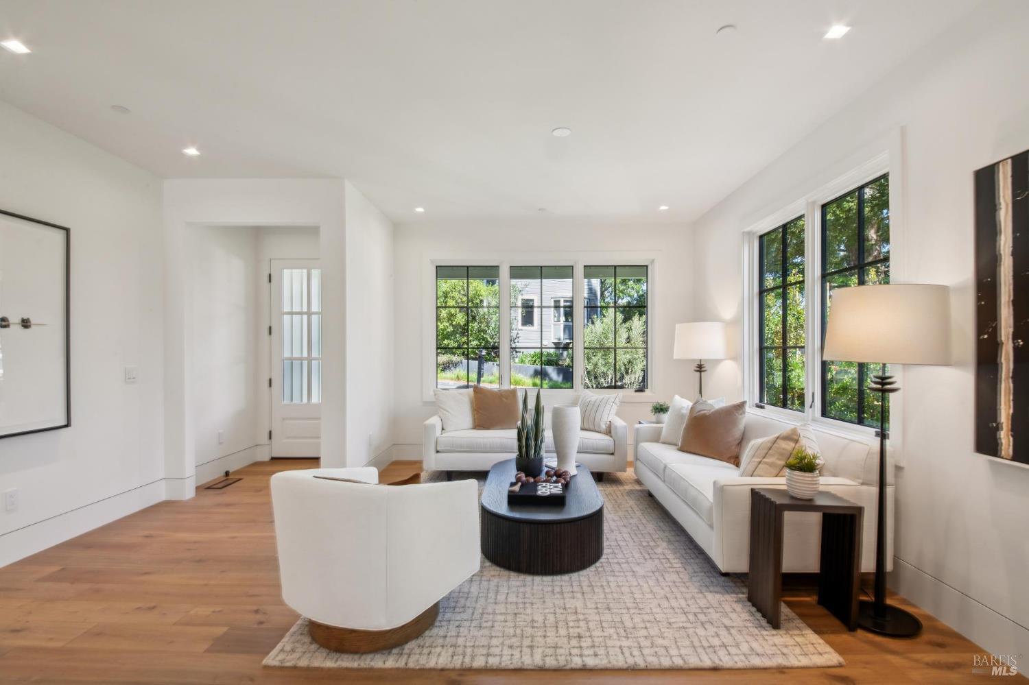 Detail Gallery Image 32 of 94 For 317 Redwood Ave, Corte Madera,  CA 94925 - 4 Beds | 3/1 Baths