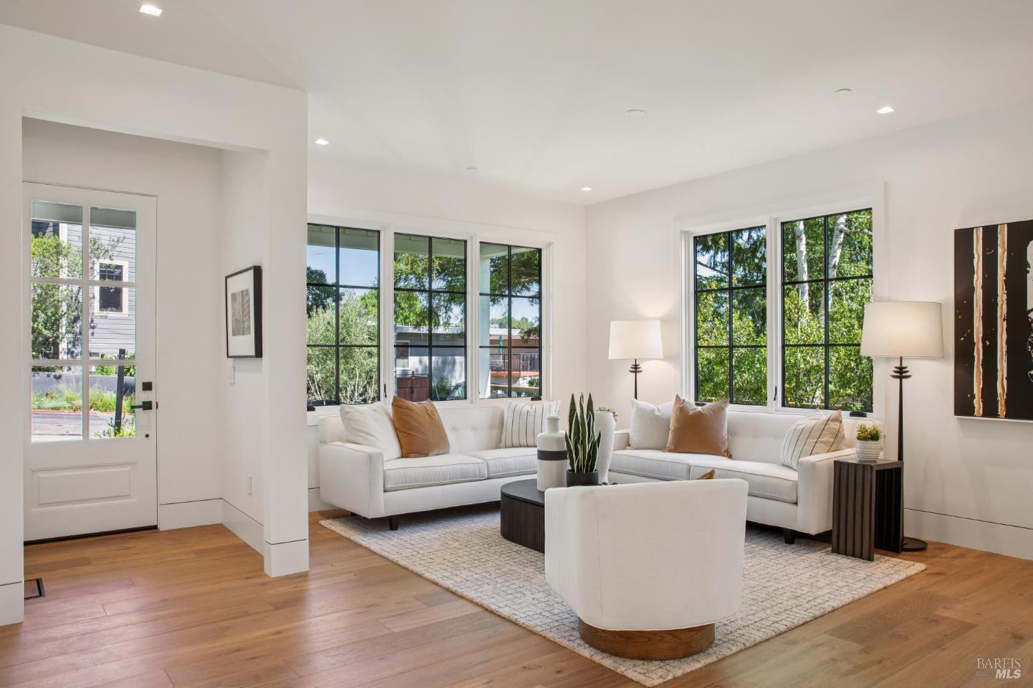 Detail Gallery Image 3 of 94 For 317 Redwood Ave, Corte Madera,  CA 94925 - 4 Beds | 3/1 Baths