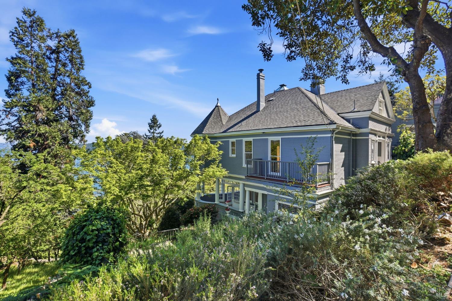 Detail Gallery Image 76 of 98 For 172 Bella Vista Ave a,  Belvedere,  CA 94920 - 4 Beds | 4/1 Baths