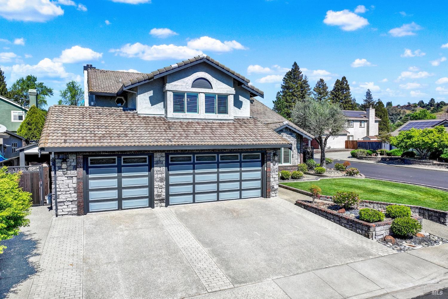 Detail Gallery Image 3 of 74 For 590 Laramie Way, Vacaville,  CA 95688 - 4 Beds | 3 Baths