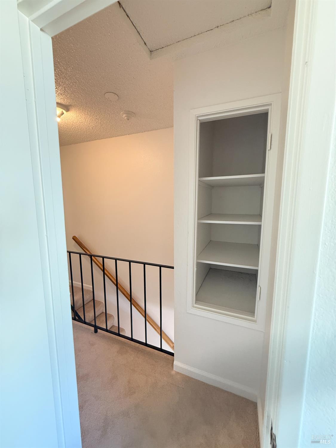 Detail Gallery Image 9 of 15 For 29 Front St #C,  Healdsburg,  CA 95448 - 2 Beds | 1/1 Baths