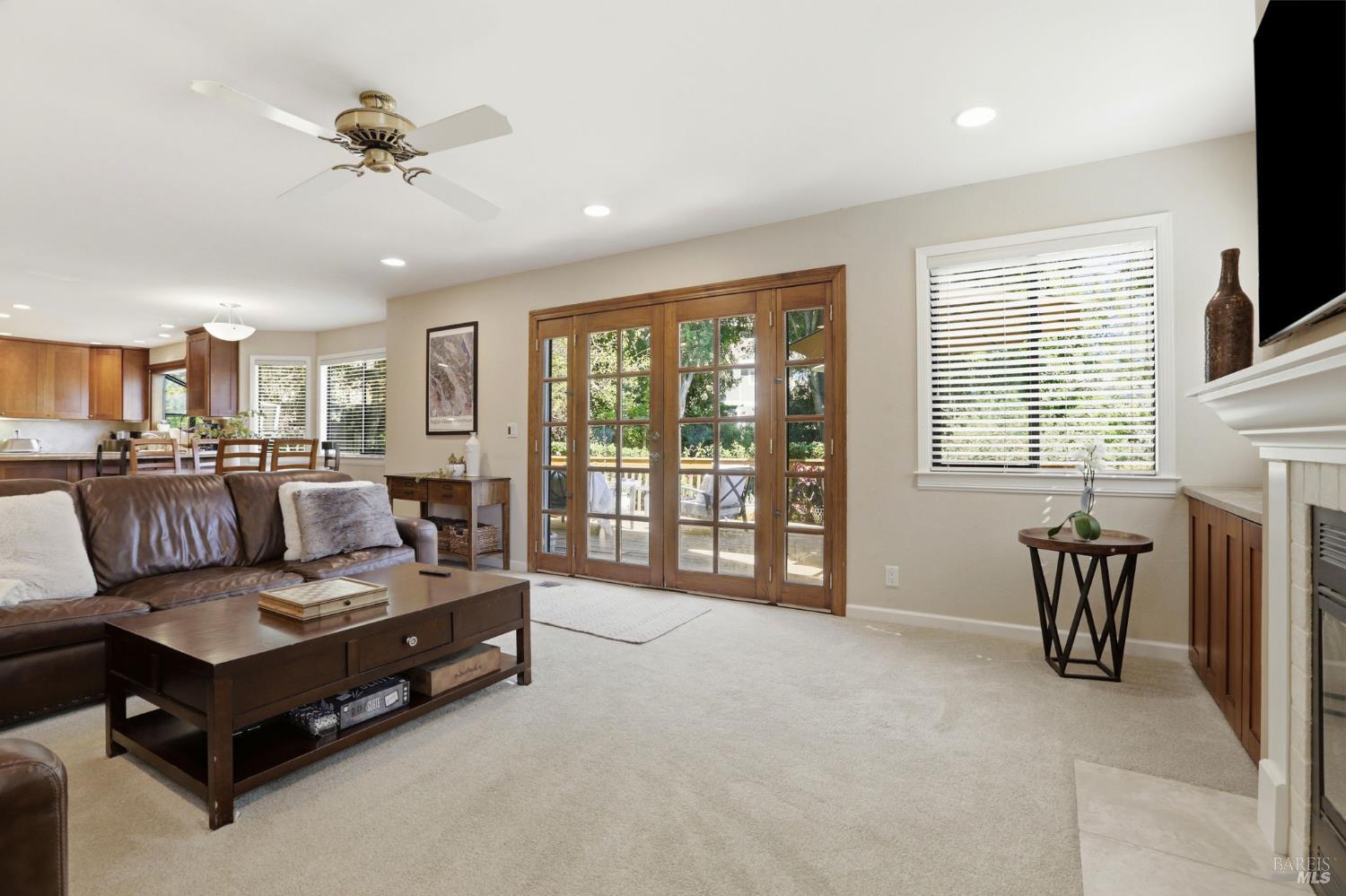 Detail Gallery Image 11 of 44 For 85 San Domingo Way, Novato,  CA 94945 - 4 Beds | 2/1 Baths