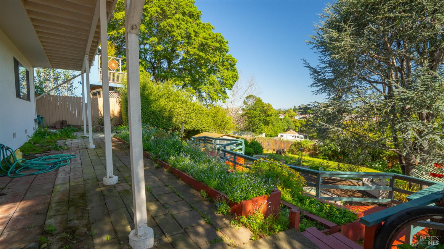 Detail Gallery Image 61 of 83 For 1104 Birch Dr, Petaluma,  CA 94952 - 5 Beds | 2 Baths