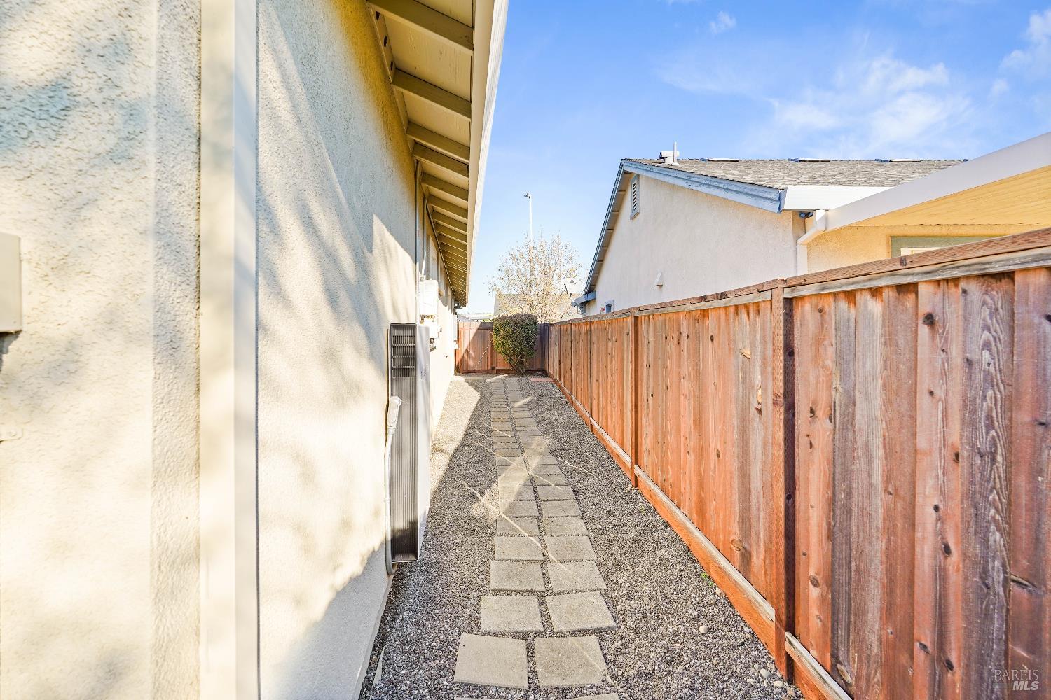 Detail Gallery Image 22 of 26 For 379 Grand Canyon Dr, Vacaville,  CA 95687 - 2 Beds | 2 Baths