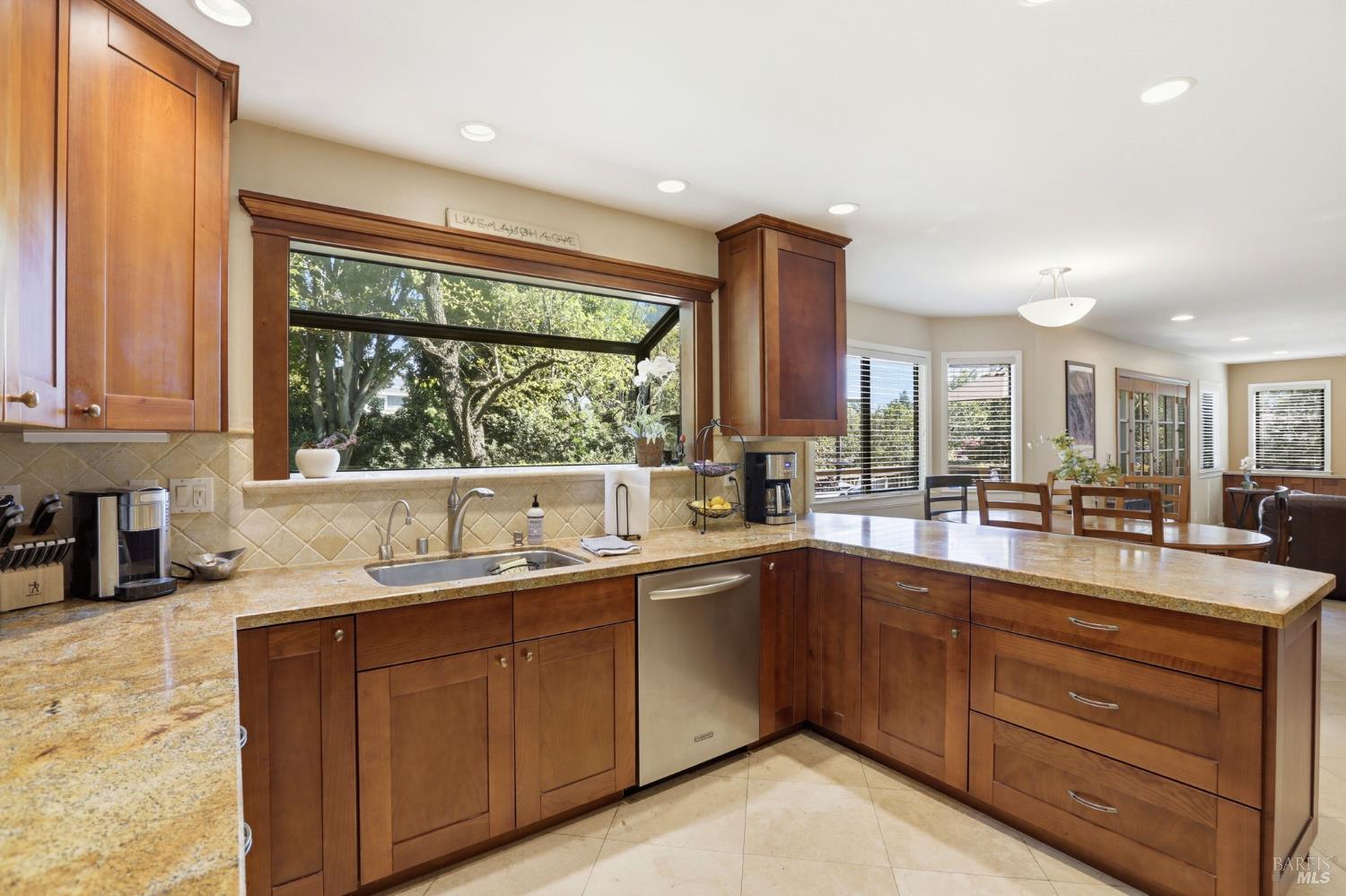 Detail Gallery Image 15 of 44 For 85 San Domingo Way, Novato,  CA 94945 - 4 Beds | 2/1 Baths