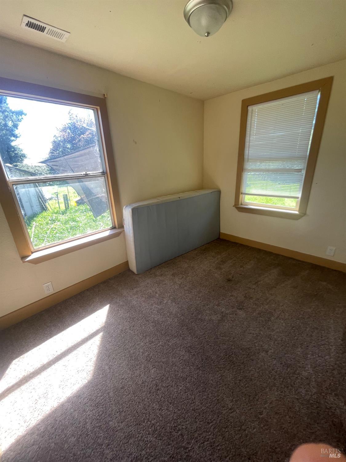 Detail Gallery Image 10 of 12 For 3640 Gravenstein Hwy, Sebastopol,  CA 95472 - 2 Beds | 2 Baths