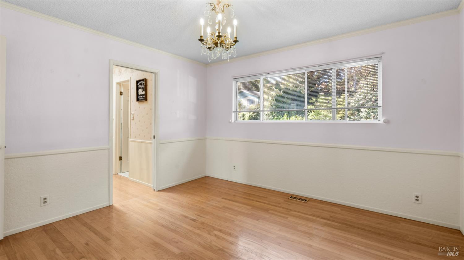 Detail Gallery Image 28 of 83 For 1104 Birch Dr, Petaluma,  CA 94952 - 5 Beds | 2 Baths