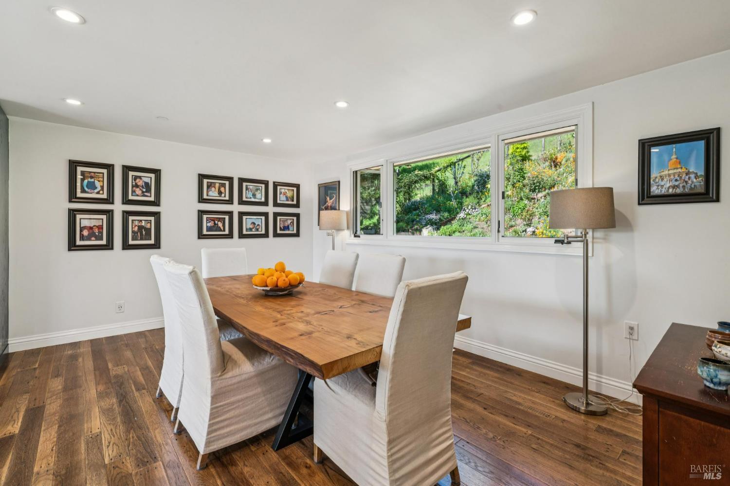 Detail Gallery Image 21 of 63 For 10 Elkhorn Way, San Anselmo,  CA 94960 - 4 Beds | 3 Baths