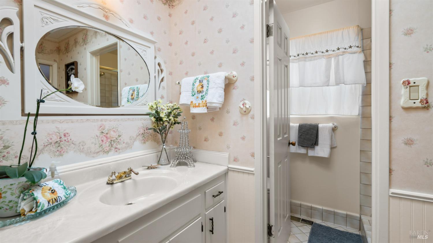 Detail Gallery Image 29 of 83 For 1104 Birch Dr, Petaluma,  CA 94952 - 5 Beds | 2 Baths