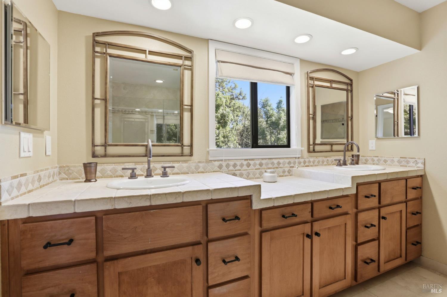 Detail Gallery Image 35 of 44 For 85 San Domingo Way, Novato,  CA 94945 - 4 Beds | 2/1 Baths