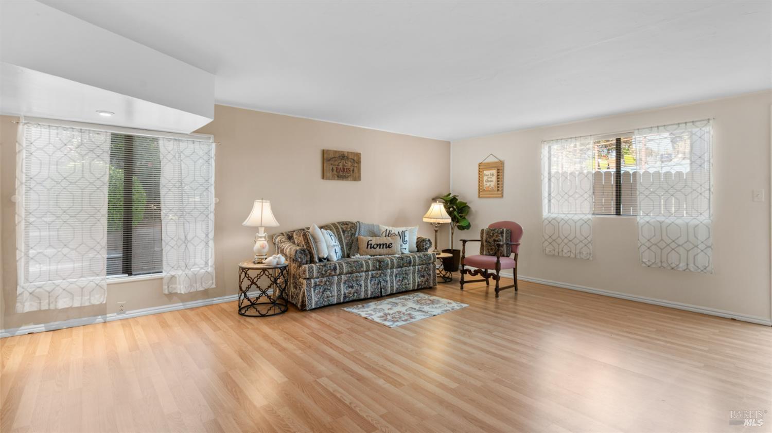 Detail Gallery Image 36 of 83 For 1104 Birch Dr, Petaluma,  CA 94952 - 5 Beds | 2 Baths