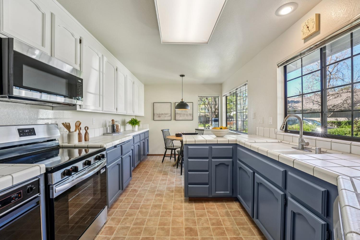 Detail Gallery Image 15 of 67 For 22 Saint Matthews Ct, Sonoma,  CA 95476 - 2 Beds | 2 Baths