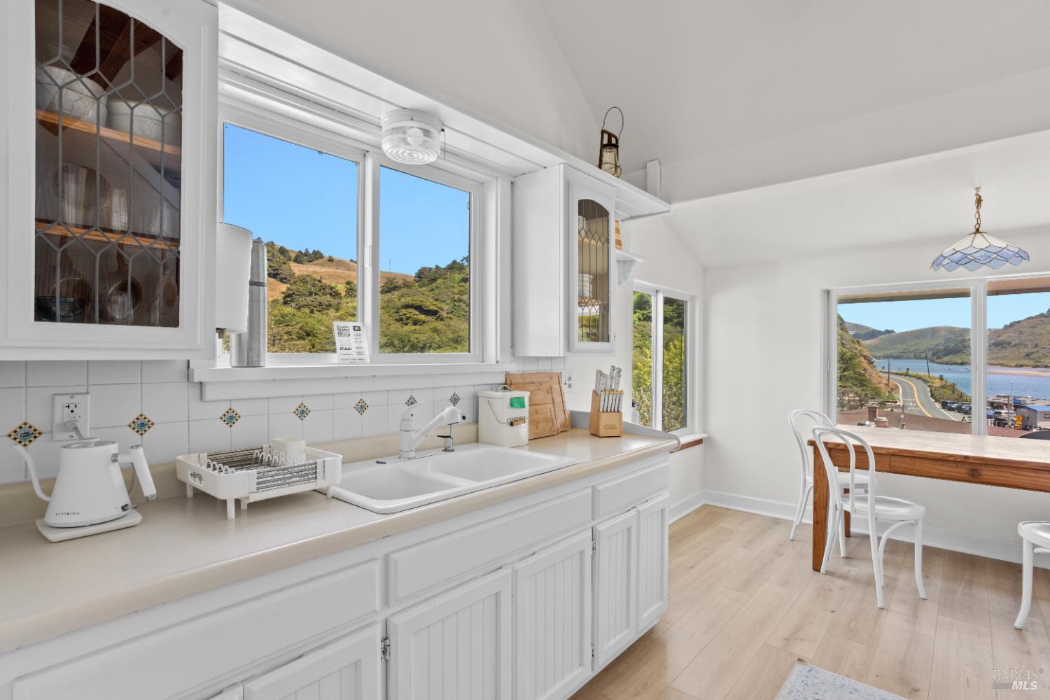 Detail Gallery Image 9 of 65 For 9500 El Camino Aly, Jenner,  CA 95450 - 2 Beds | 2 Baths