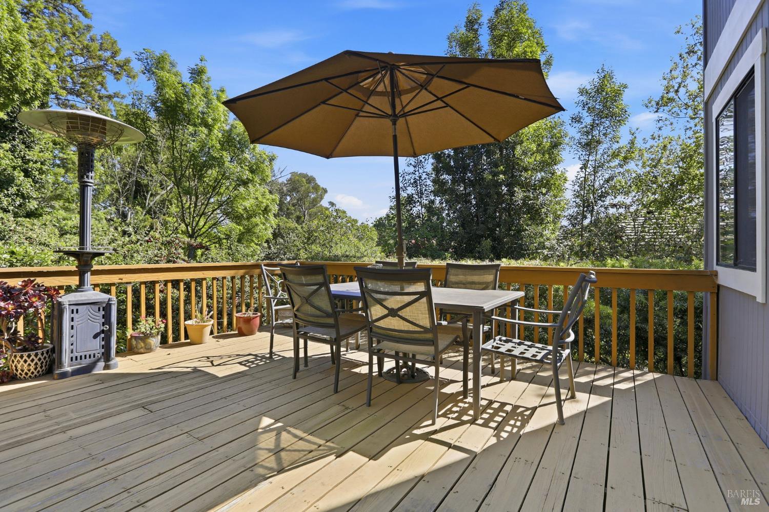 Detail Gallery Image 40 of 44 For 85 San Domingo Way, Novato,  CA 94945 - 4 Beds | 2/1 Baths