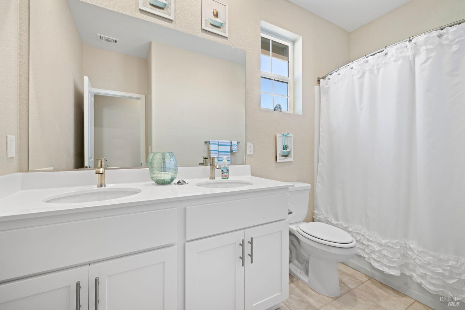 Detail Gallery Image 13 of 54 For 625 Peony Ct, Dixon,  CA 95620 - 3 Beds | 2 Baths