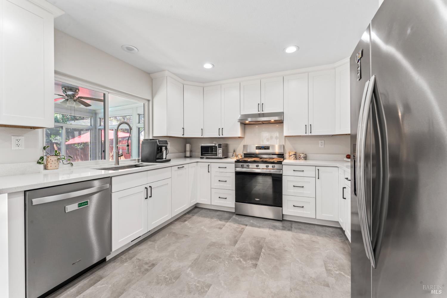 Detail Gallery Image 42 of 60 For 406 Rolling Oak Dr, Vacaville,  CA 95688 - 4 Beds | 2/1 Baths