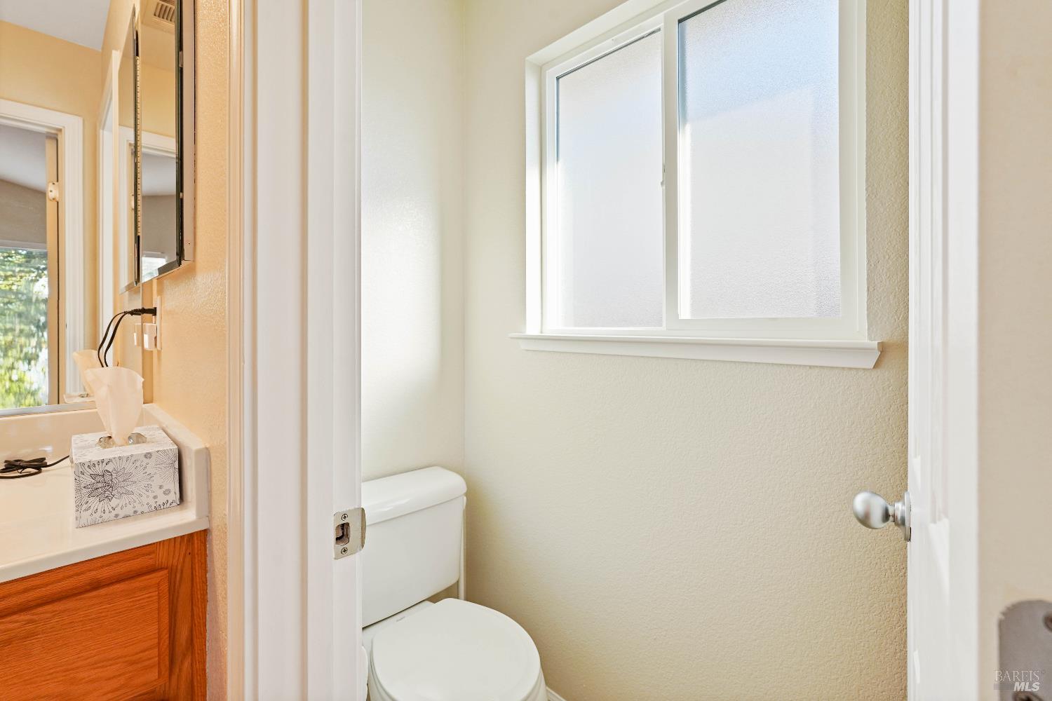 Detail Gallery Image 18 of 26 For 379 Grand Canyon Dr, Vacaville,  CA 95687 - 2 Beds | 2 Baths