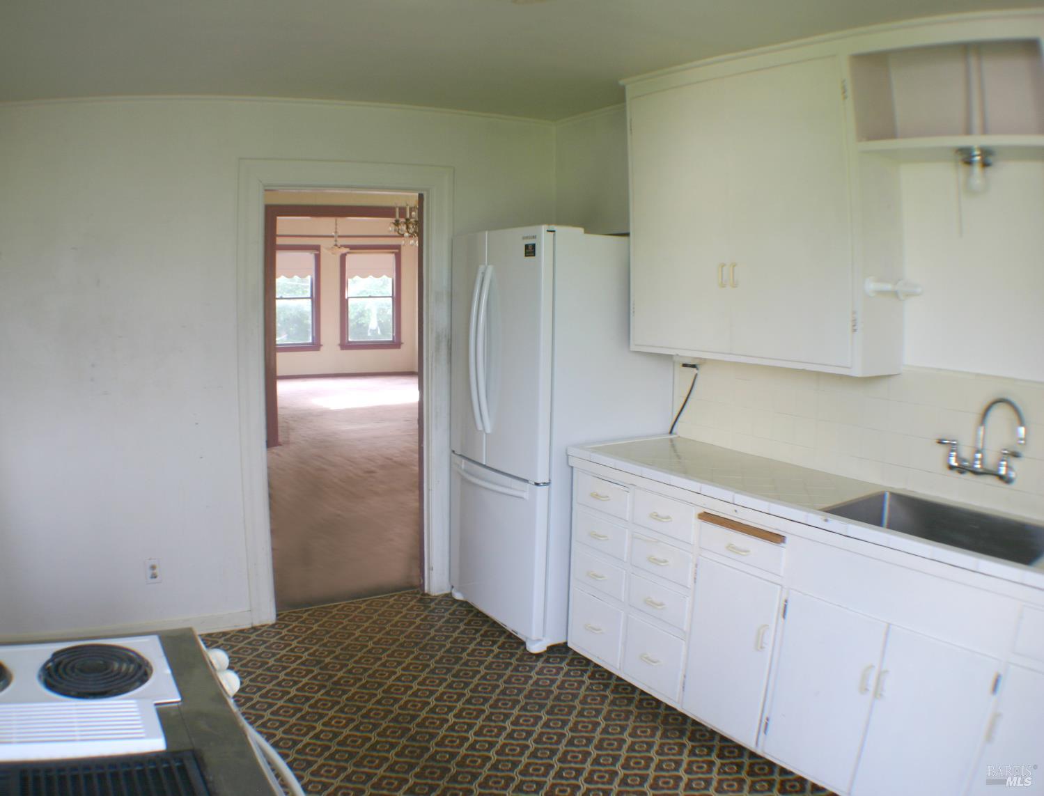 Detail Gallery Image 10 of 27 For 518 Galland St, Petaluma,  CA 94952 - 5 Beds | 2 Baths