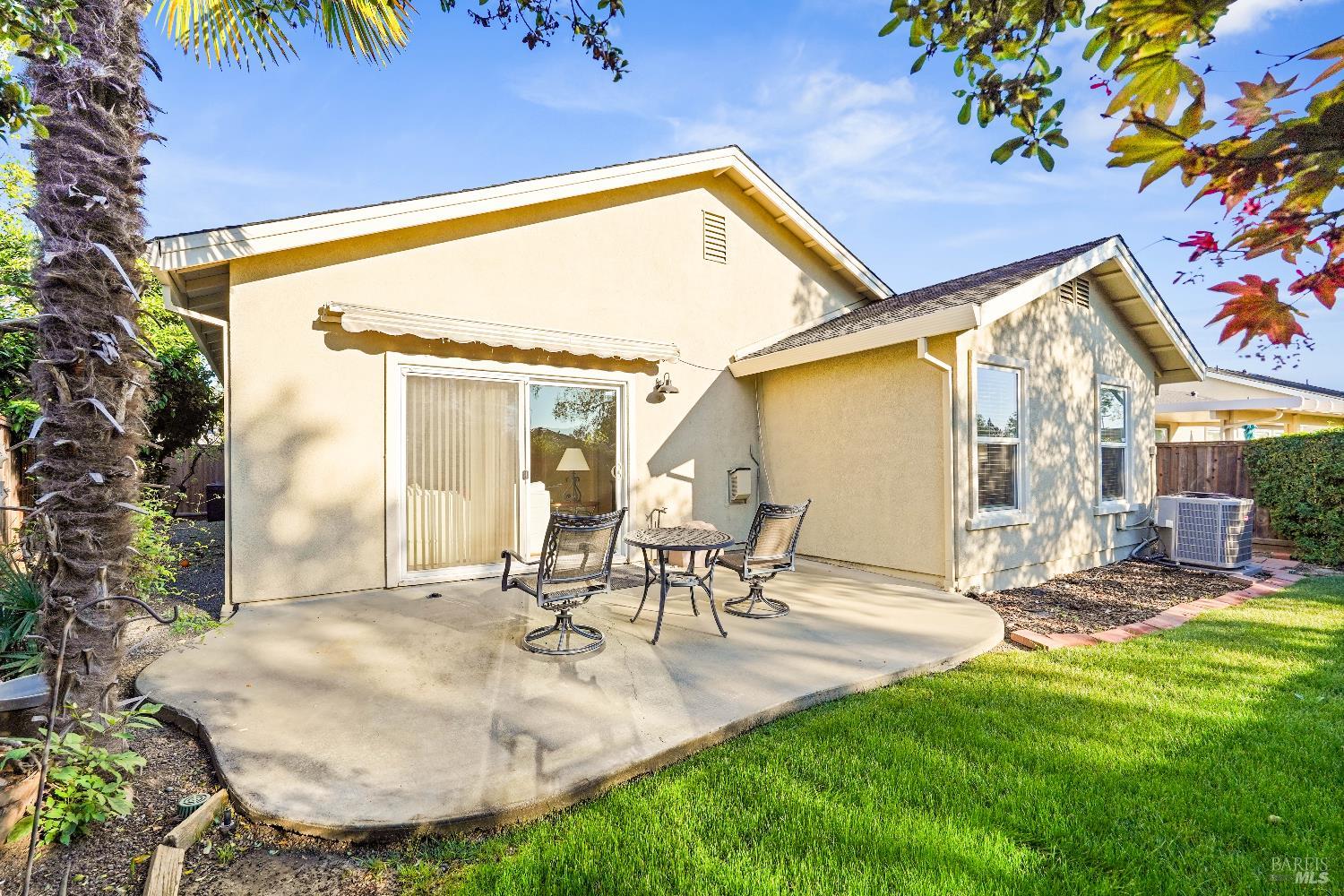 Detail Gallery Image 19 of 26 For 379 Grand Canyon Dr, Vacaville,  CA 95687 - 2 Beds | 2 Baths