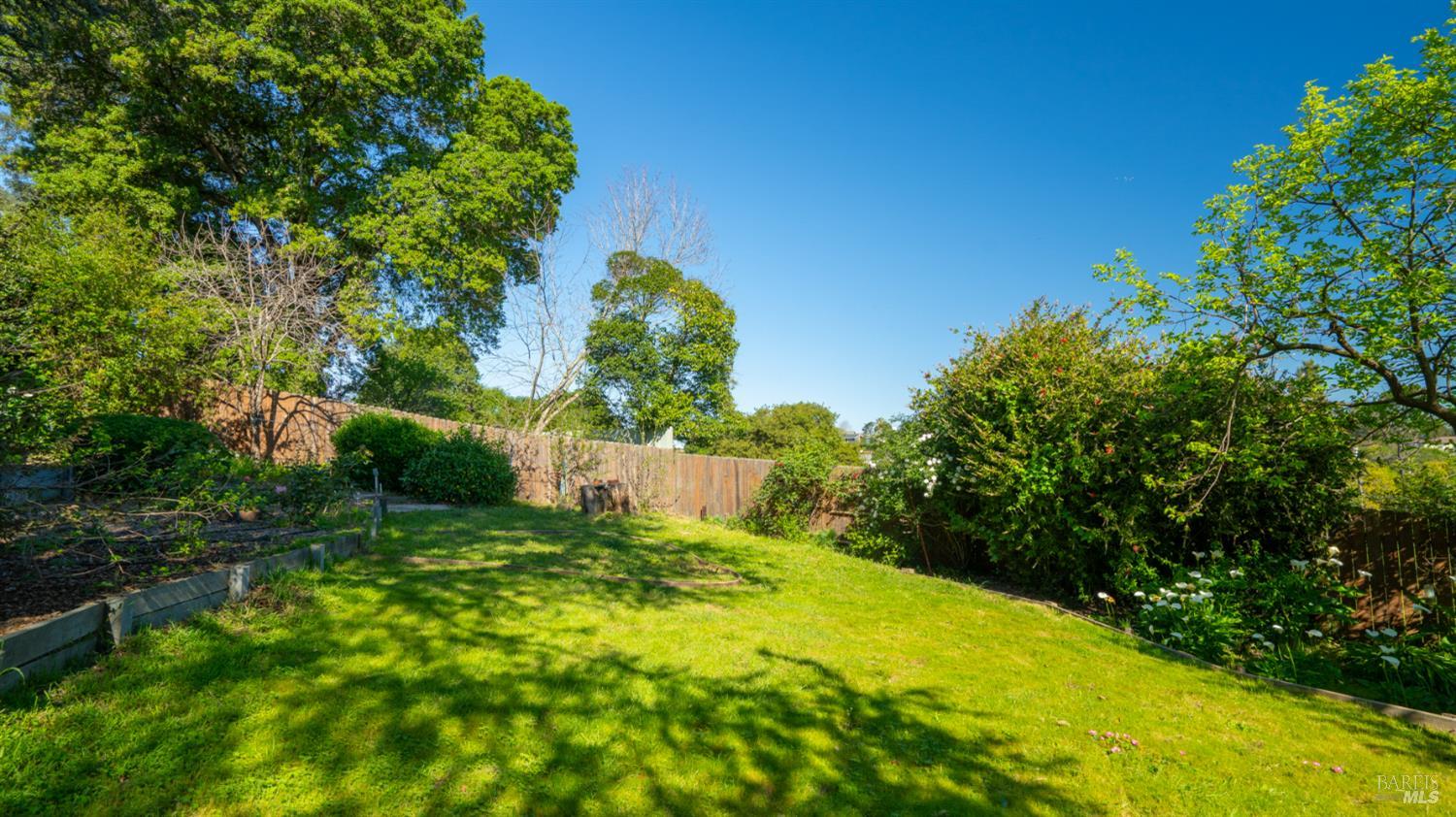 Detail Gallery Image 73 of 83 For 1104 Birch Dr, Petaluma,  CA 94952 - 5 Beds | 2 Baths