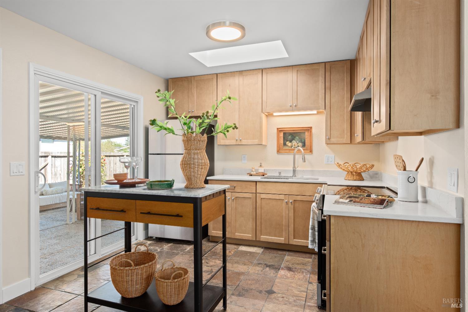 Detail Gallery Image 18 of 37 For 1521 Ditty Ave, Santa Rosa,  CA 95403 - 3 Beds | 2 Baths