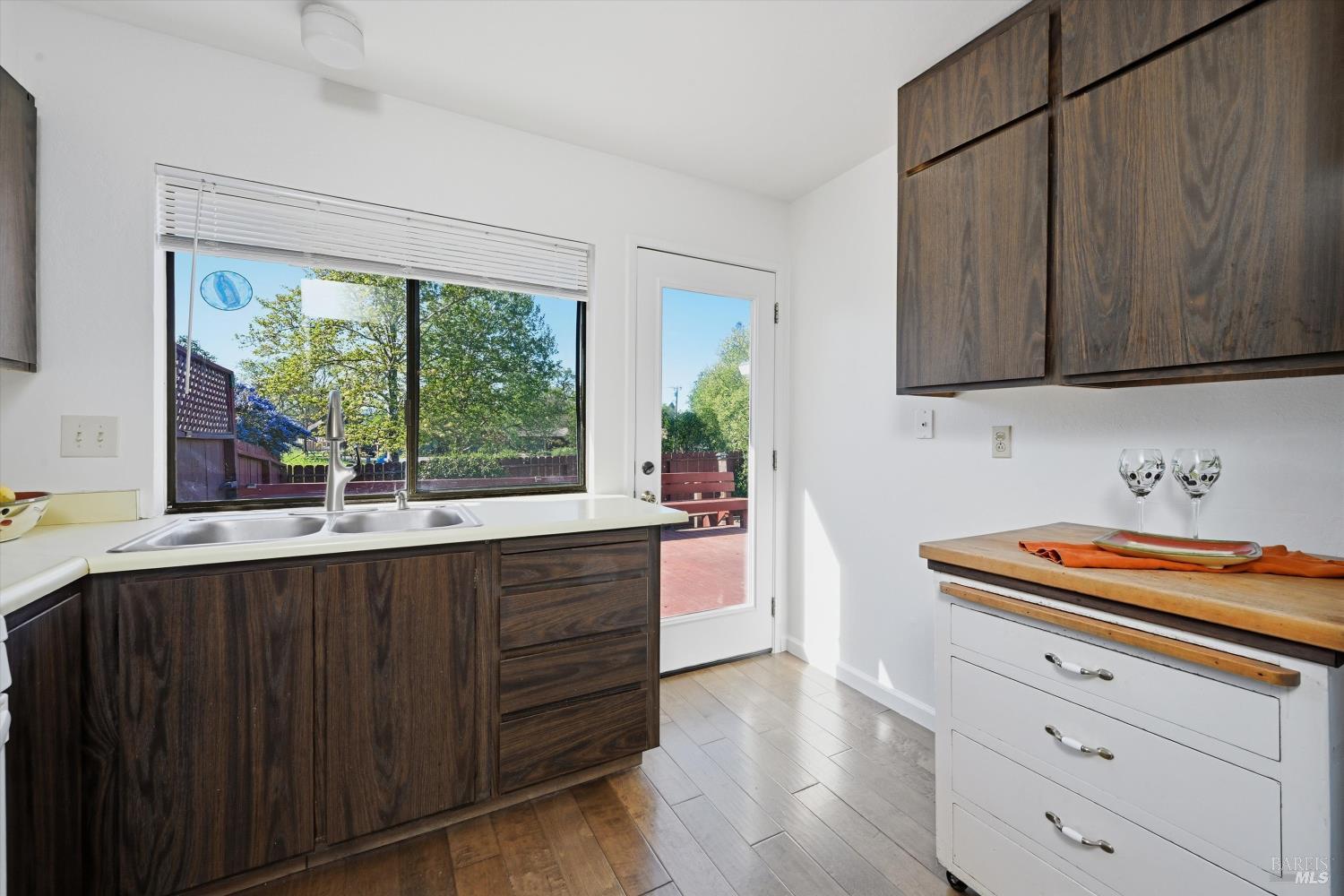 Detail Gallery Image 11 of 28 For 405 Korbel Pl, Santa Rosa,  CA 95409 - 3 Beds | 2 Baths