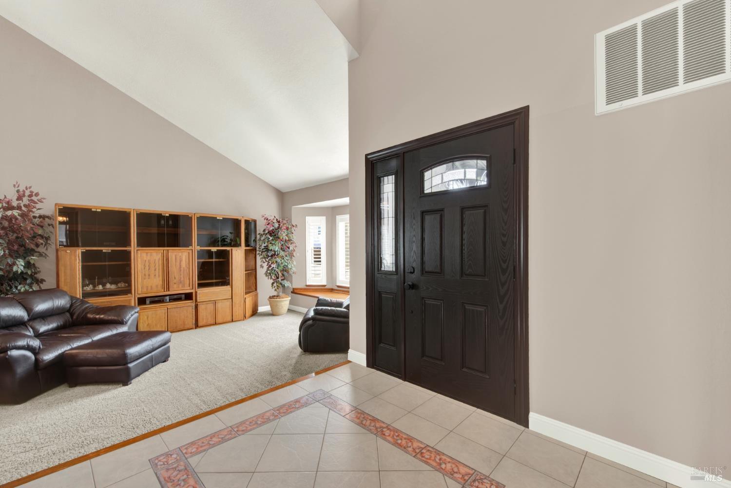 Detail Gallery Image 12 of 74 For 590 Laramie Way, Vacaville,  CA 95688 - 4 Beds | 3 Baths