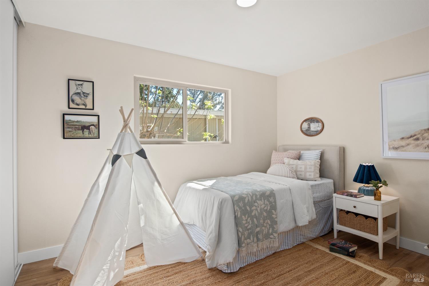 Detail Gallery Image 9 of 37 For 1521 Ditty Ave, Santa Rosa,  CA 95403 - 3 Beds | 2 Baths