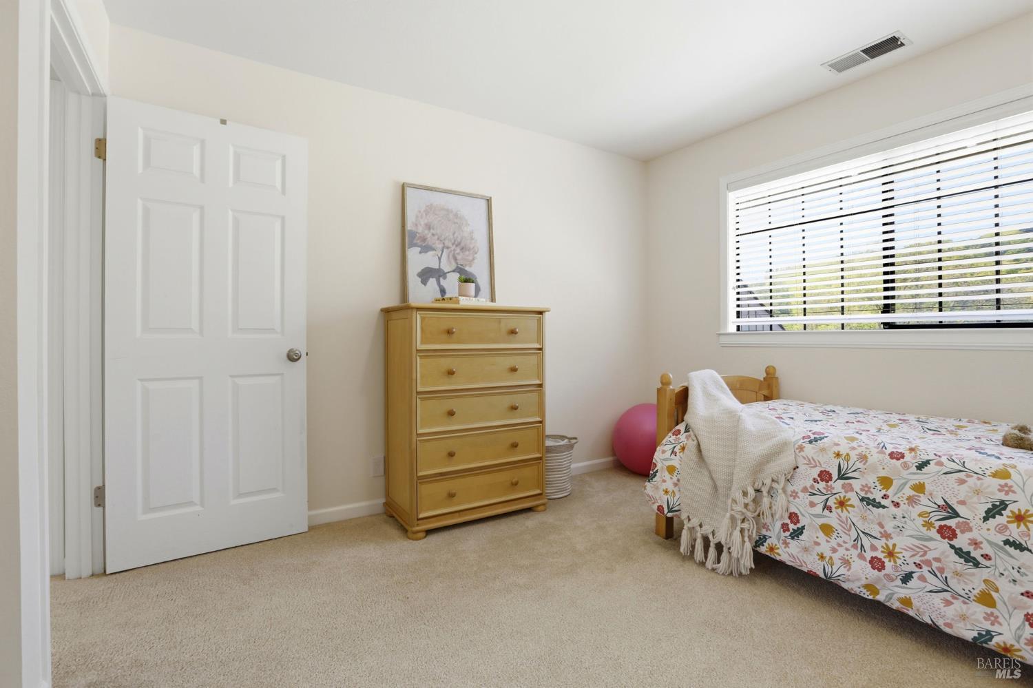 Detail Gallery Image 32 of 44 For 85 San Domingo Way, Novato,  CA 94945 - 4 Beds | 2/1 Baths