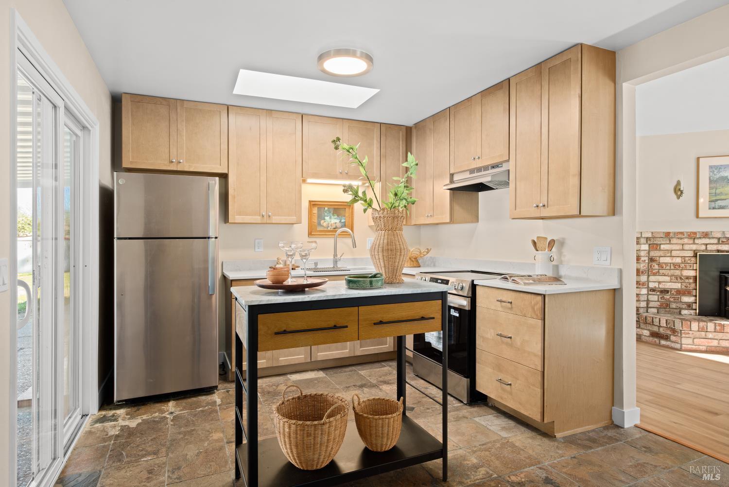 Detail Gallery Image 15 of 37 For 1521 Ditty Ave, Santa Rosa,  CA 95403 - 3 Beds | 2 Baths